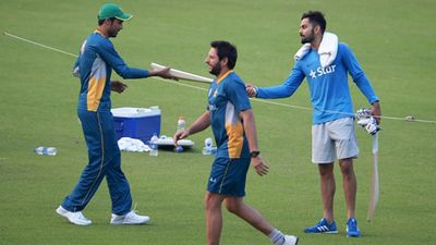 'If Amir plays for RCB, they will win the title': Ahmed Shehzad reacts as ex-PAK left-arm pacer reveals he may be eligible to play IPL next season Virat Kohli, Mohammad Amir