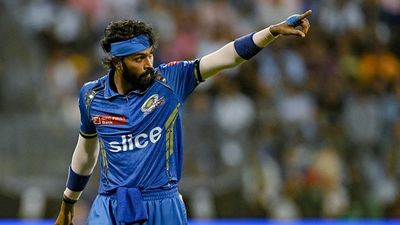 Big blow to Hardik Pandya's Mumbai Indians, star pacer ruled out of IPL 2025; 30-year-old South African named replacement Mumbai Indians' captain Hardik Pandya in frame