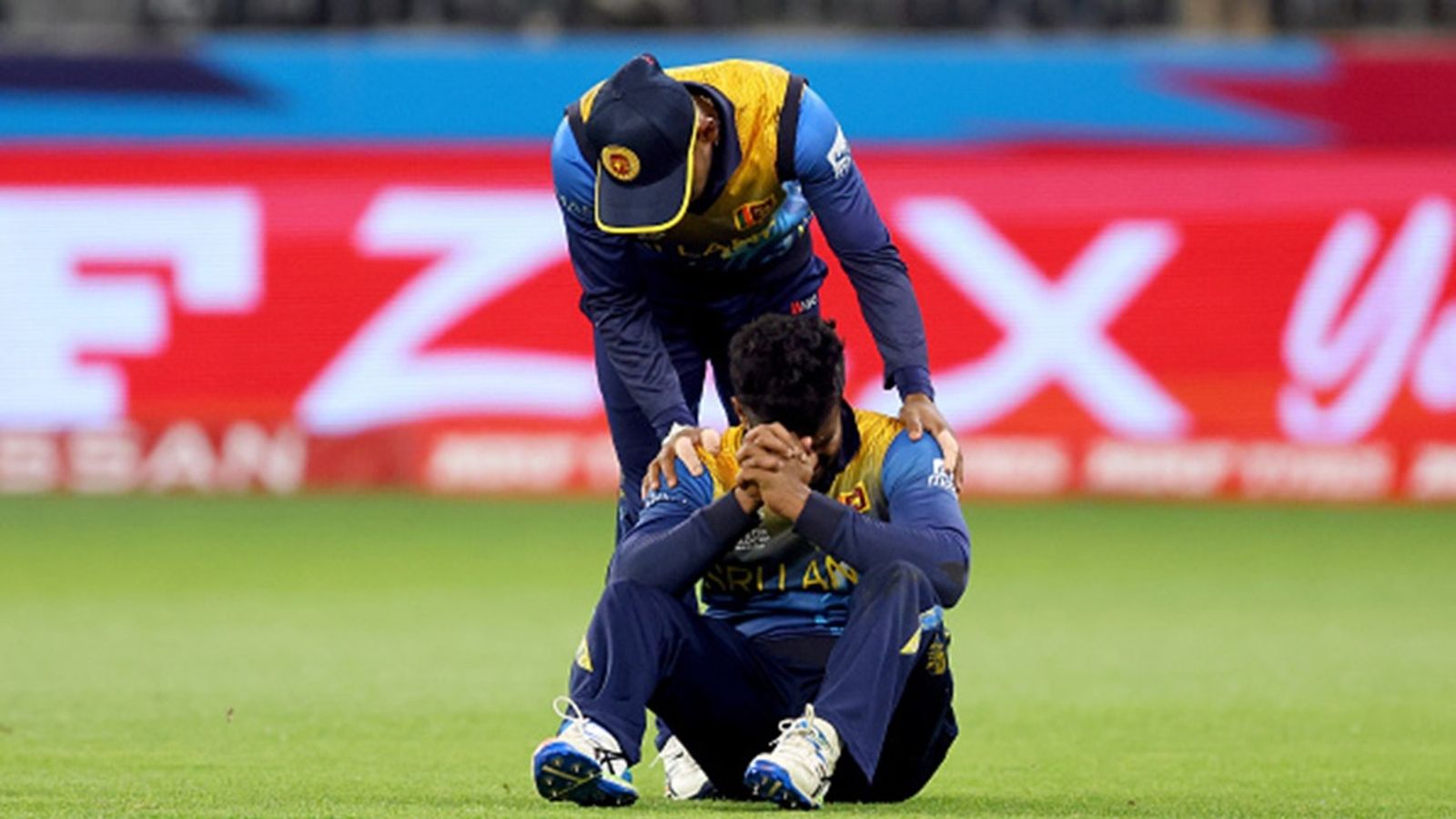 Sri Lanka cricketer arrested for alleged assault on neighbour over parking-related issue Ashen Bandara of Sri Lanka reacts after dropping a catch during the ICC Men's T20 World Cup match between Australia and Sri Lanka at Perth Stadium on October 25, 2022 in Perth, Australia.