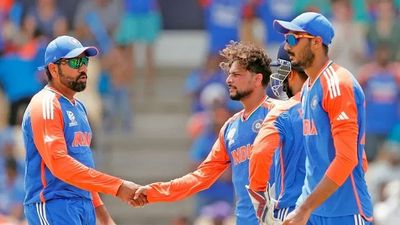 'It's very difficult to manage...': Kuldeep Yadav's big words on Rohit Sharma's captaincy after India's Champions Trophy glory India captain Rohit Sharma (L) shakes hand with Kuldeep Yadav in frame