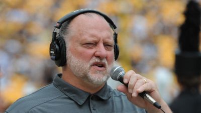 Former Steelers turned Broadcaster Craig Wolfley Passes Away at 66 Craig Wolfley in the frame