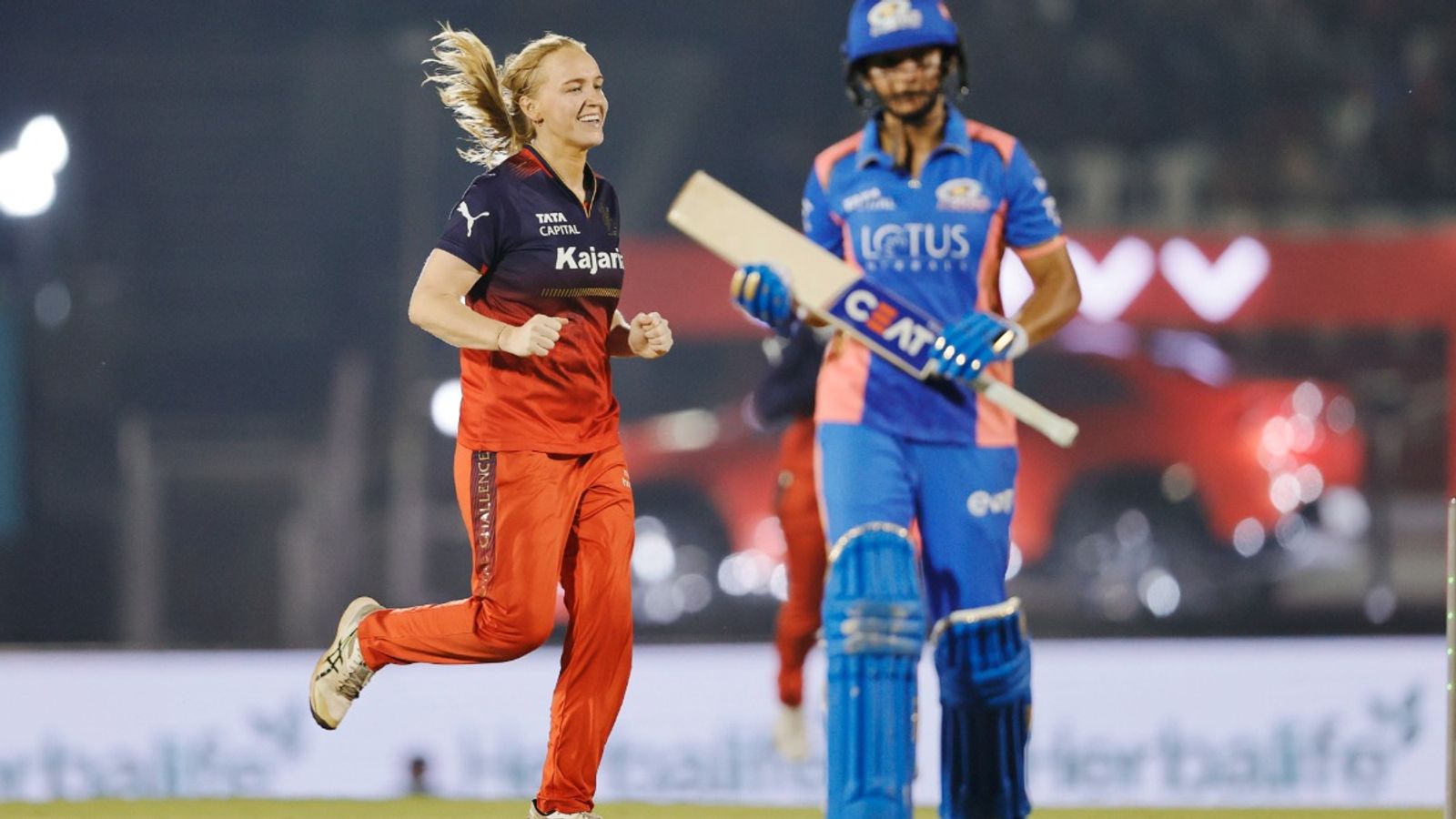 RCBW beat MIW by 11 runs in final group game, help Delhi Capitals seal spot in WPL 2025 Final RCB beat MI in WPL 2025 final group game