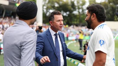 '...everyone's waiting for you to retire': Ricky Ponting guesses the reason behind Rohit Sharma not retiring from ODIs after Champions Trophy 2025 win Ricky Ponting, Rohit Sharma