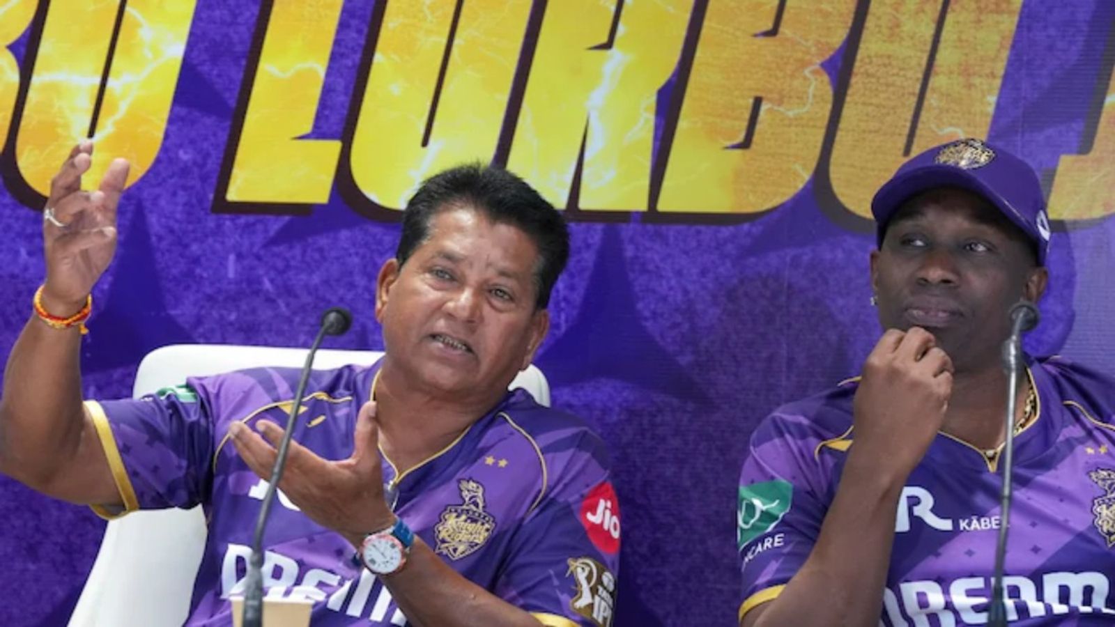 KKR's new mentor Dwayne Bravo reveals texting Indian head coach Gautam Gambhir for tips before IPL 2025, says 'going to be disrespectful of me not to...' KKR Head coach Chandrakant Pandit and mentor Dwayne Bravo in frame
