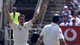 Glenn McGrath, Nasser Hussain Glenn McGrath, Nasser Hussain