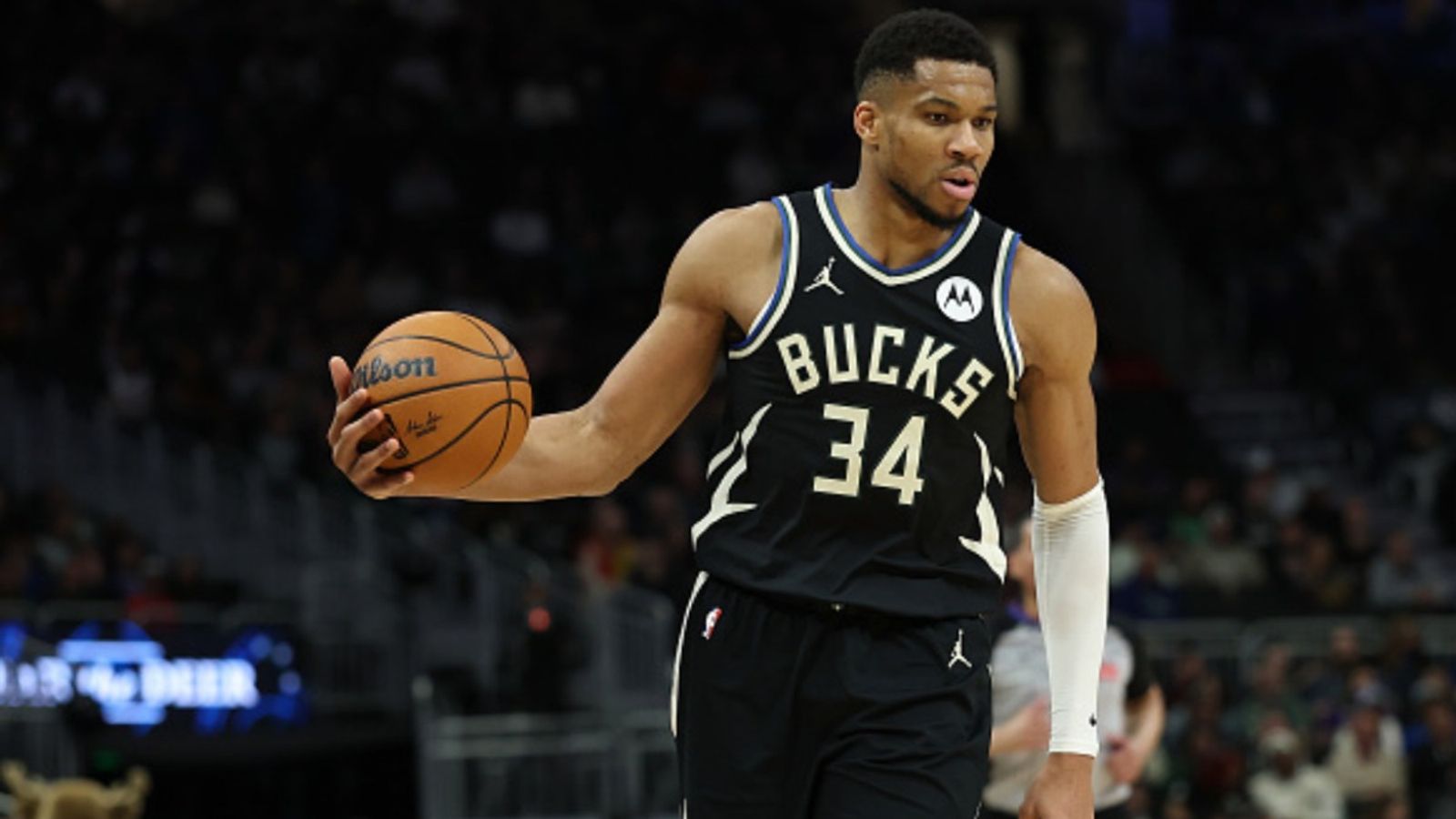 Milwaukee Bucks Injury Report: Will Giannis Antetokounmpo feature against Indiana Pacers? Giannis Antetokounmpo in the frame