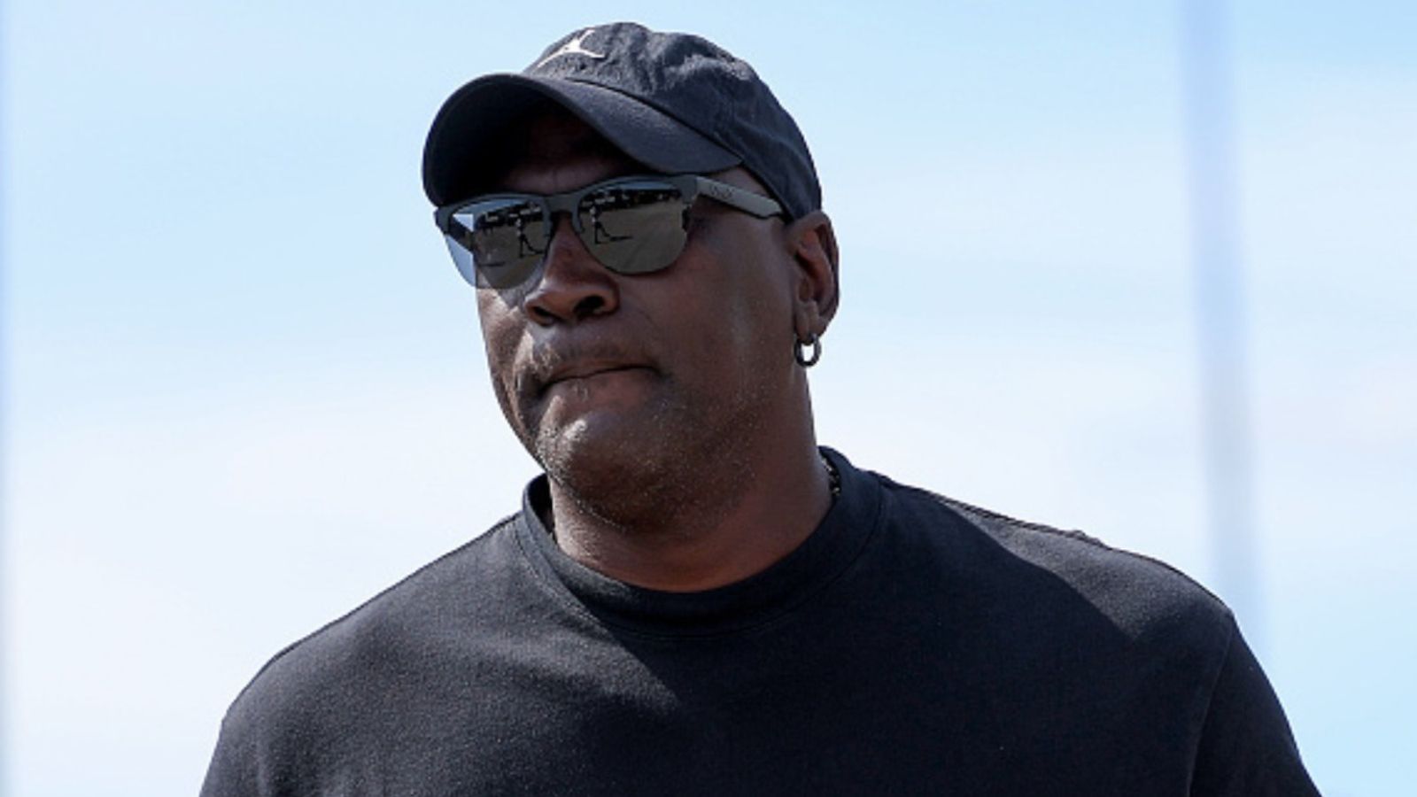 Michael Jordan faces expulsion from La Gorce Country Club over dress code violation Michael Jordan faces expulsion from La Gorce Country Club over dress code violation