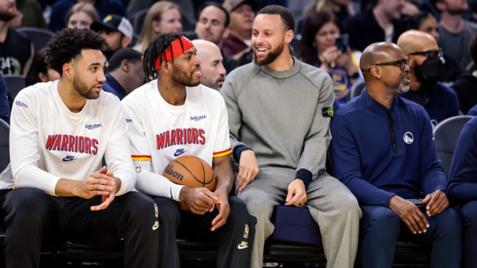 Warriors Head Coach majorly reveals Why Stephen Curry had to sit out in win over Bucks Warriors Head Coach majorly reveals Why Stephen Curry had to sit out in win over Bucks