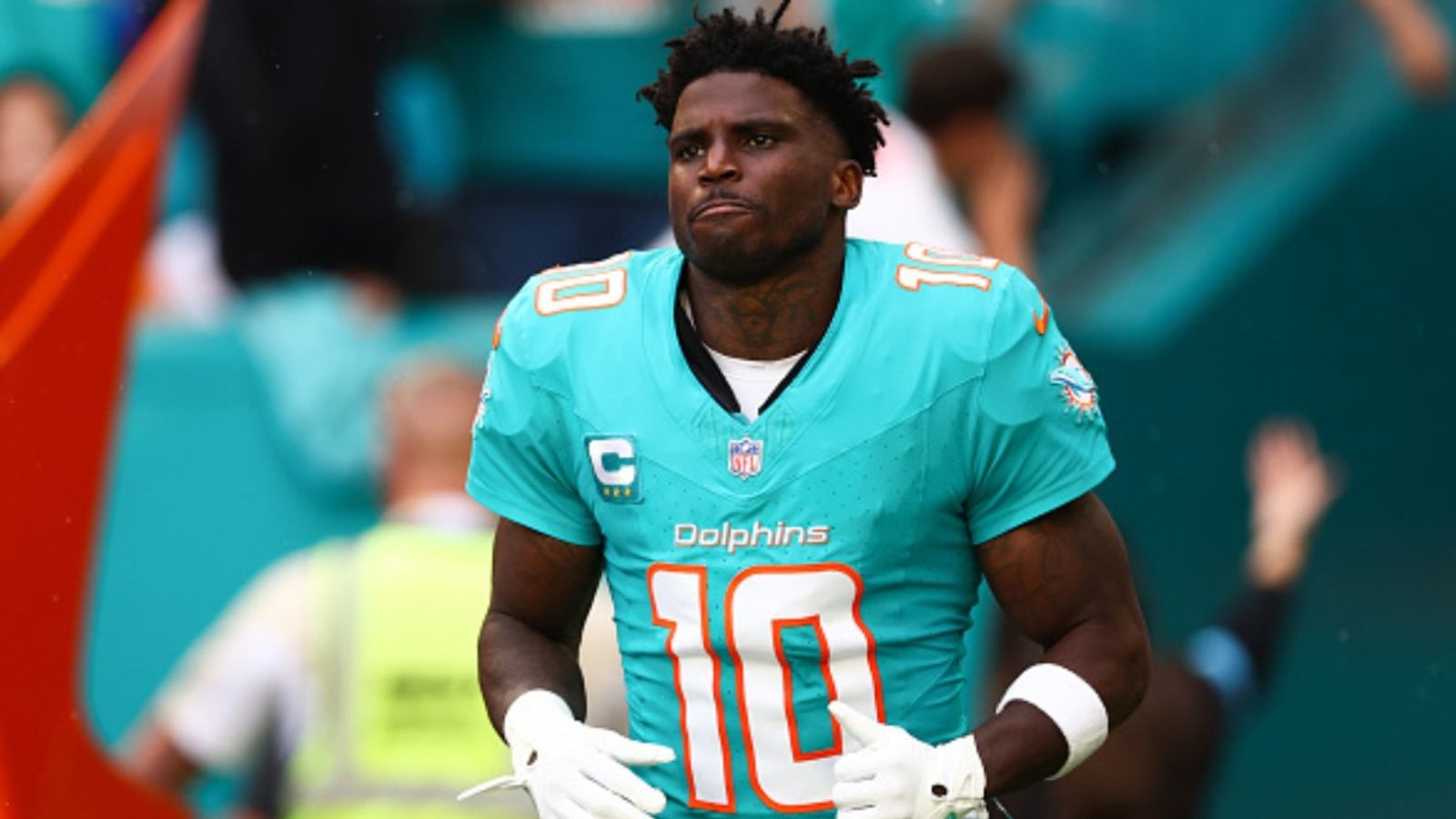 'I would not be shocked...' Former Green Bay Packers QB predicts blockbuster trade, claims Miami Dolphins could let go of Tyreek Hill on draft day Tyreek Hill in the frame