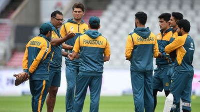 'Why these glasses, why these shoes?': Pakistan veteran accuses Waqar Younis of mentally torturing him and ruining his career Former Pakistan's head coach Waqar Younis interacts with players in frame