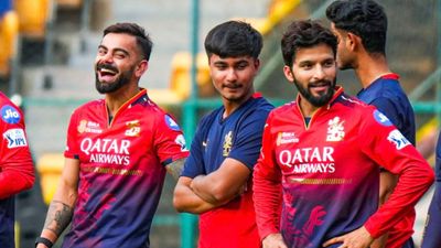 WATCH: RCB takes an indirect dig at Mumbai Indians 'MI' for their 2024 captaincy transition ahead of IPL 2025 Virat Kohli and Rajat Patidar during RCB unboxing event