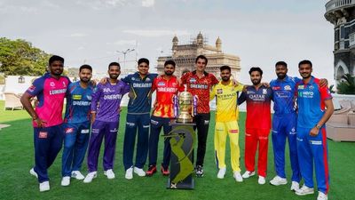 'They are going to win the title this year': Not CSK, MI or KKR, Gavaskar declares this team as IPL 2025 winners in bold prediction Captains of all the 10 franchises pose with IPL 2025 trophy
