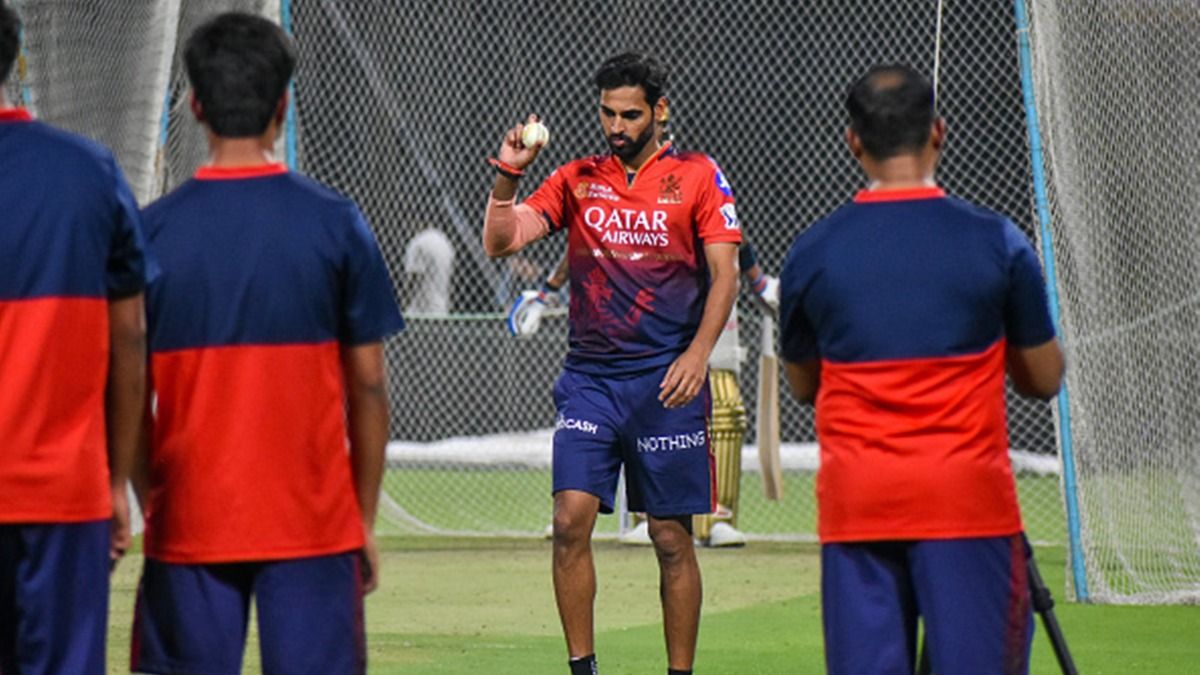 RCB provide crucial update on Bhuvneshwar Kumar's fitness days ahead of CSK clash, say 'Bhuvi will be swinging back...' RCB provide crucial update on Bhuvneshwar Kumar's fitness days ahead of CSK clash, say 'Bhuvi will be swinging back...'