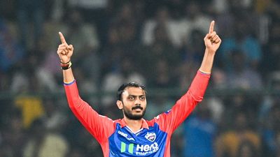 KL Rahul-less Delhi Capitals elect to bowl, Rishabh Pant's LSG enter without single overseas bowler - Check playing XIs of both teams Delhi Capitals' Axar Patel in frame