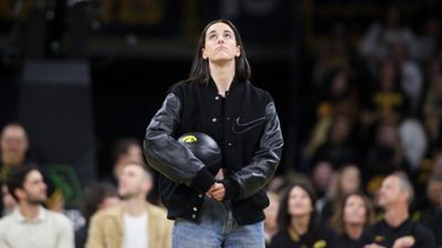'Come on you big dummies': Basketball Legend Defends WNBA Star Caitlin Clark Against Critics and Media Narratives Caitlin Clark in the frame