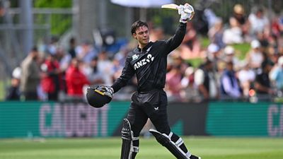 Mark Chapman breaks Ross Taylor's 14-year-old record with 132-run knock as Mohammad Rizwan's Pakistan pay for no speciallist spinner, 4 fast bowlers strategy Mark Chapman