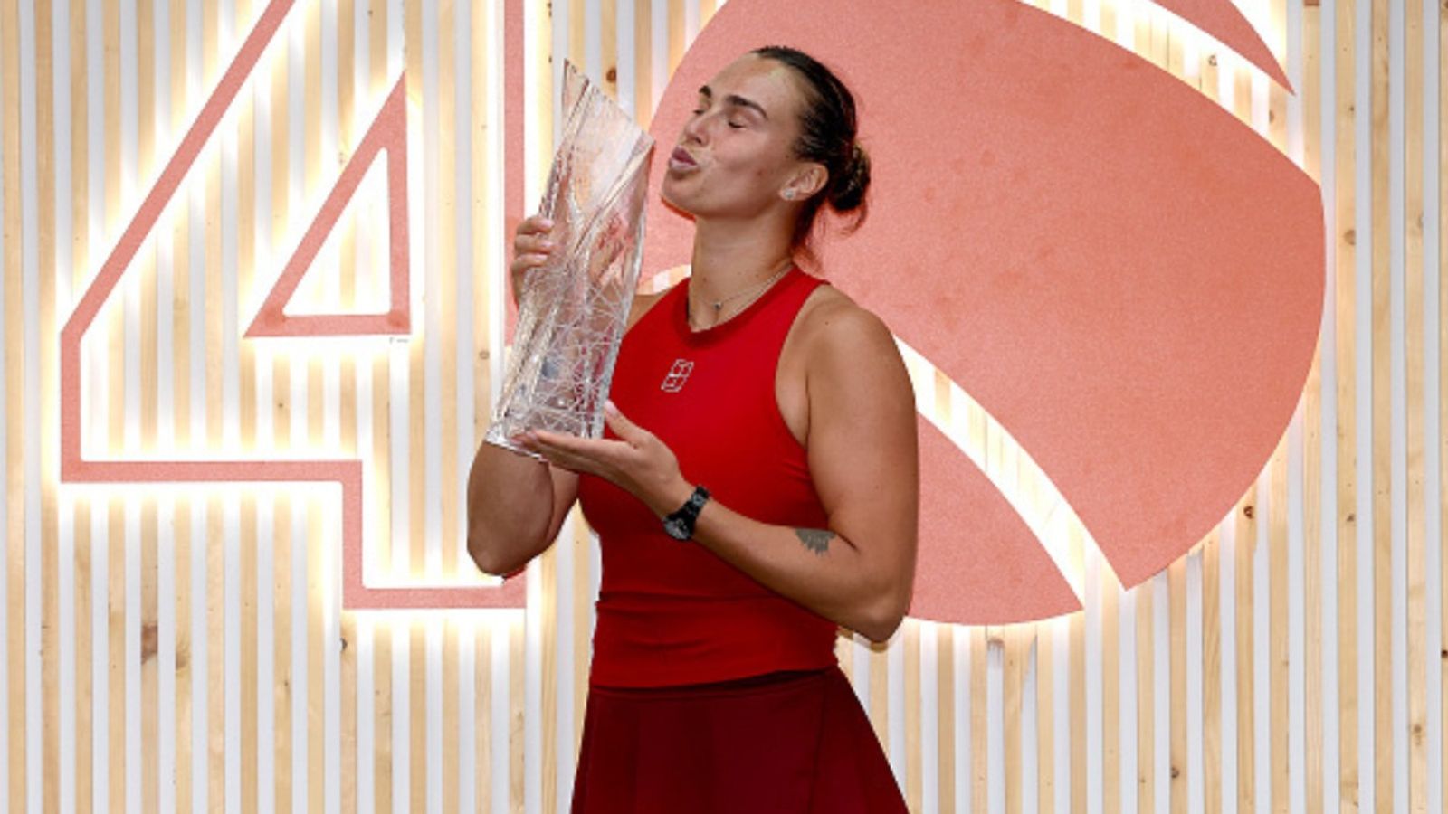 World No.1 clinches Miami Open title with victory over fourth seeded American World No.1 clinches Miami Open title with victory over fourth seeded American