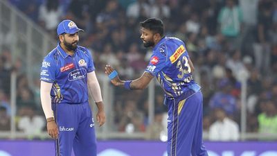 6-time IPL winner gives massive advice to Hardik Pandya's Mumbai Indians ahead of KKR clash, says 'placing the pieces correctly, maybe sending...' Rohit Sharma and Hardik Pandya in frame