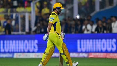 'F*****g frustrated. What the f*** is going on, dude!': MS Dhoni's former CSK teammate still not over 43-year-old batting at no.9 MS Dhoni