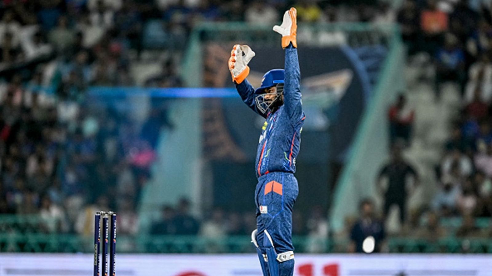 Big boost for Rishabh Pant's LSG, star pacer set to join ahead of Mumbai Indians clash at home Lucknow Super Giants' captain Rishabh Pant adjusts the field during the Indian Premier League (IPL) match against Punjab Kings at the Ekana Cricket Stadium in Lucknow on April 1, 2025.