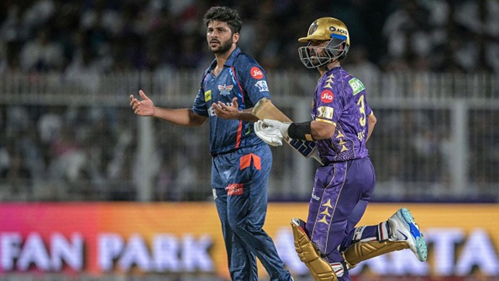 Rishabh Pant's furious reaction goes viral as Shardul Tahkur bowls five consecutive wides vs KKR Kolkata Knight Riders' captain Ajinkya Rahane and Lucknow Super Giants' Shardul Thakur in frame
