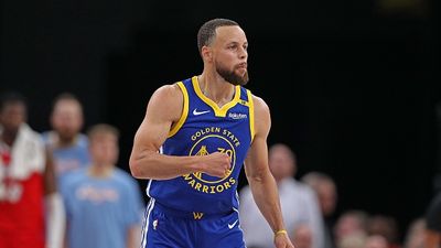 Stephen Curry Injury Report: Will the Warriors' Point Guard Play Tonight Against the Spurs? Stephen Curry