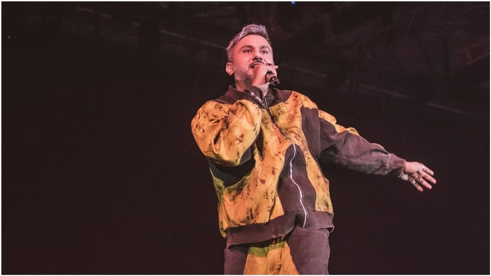 'Samandar hai woh samandar': Not Virat Kohli or Rohit Sharma, Honey Singh reveals his favourite cricketers, Watch VIDEO Honey Singh talks bout making socially responsible songs. (Credit: Instagram/akankshabhakoo)