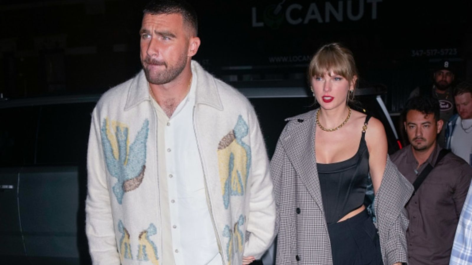 Travis Kelce faces Swifties backlash for roping in Taylor Swift in his popular venture Travis Kelce and Taylor Swift in the frame (via Getty)