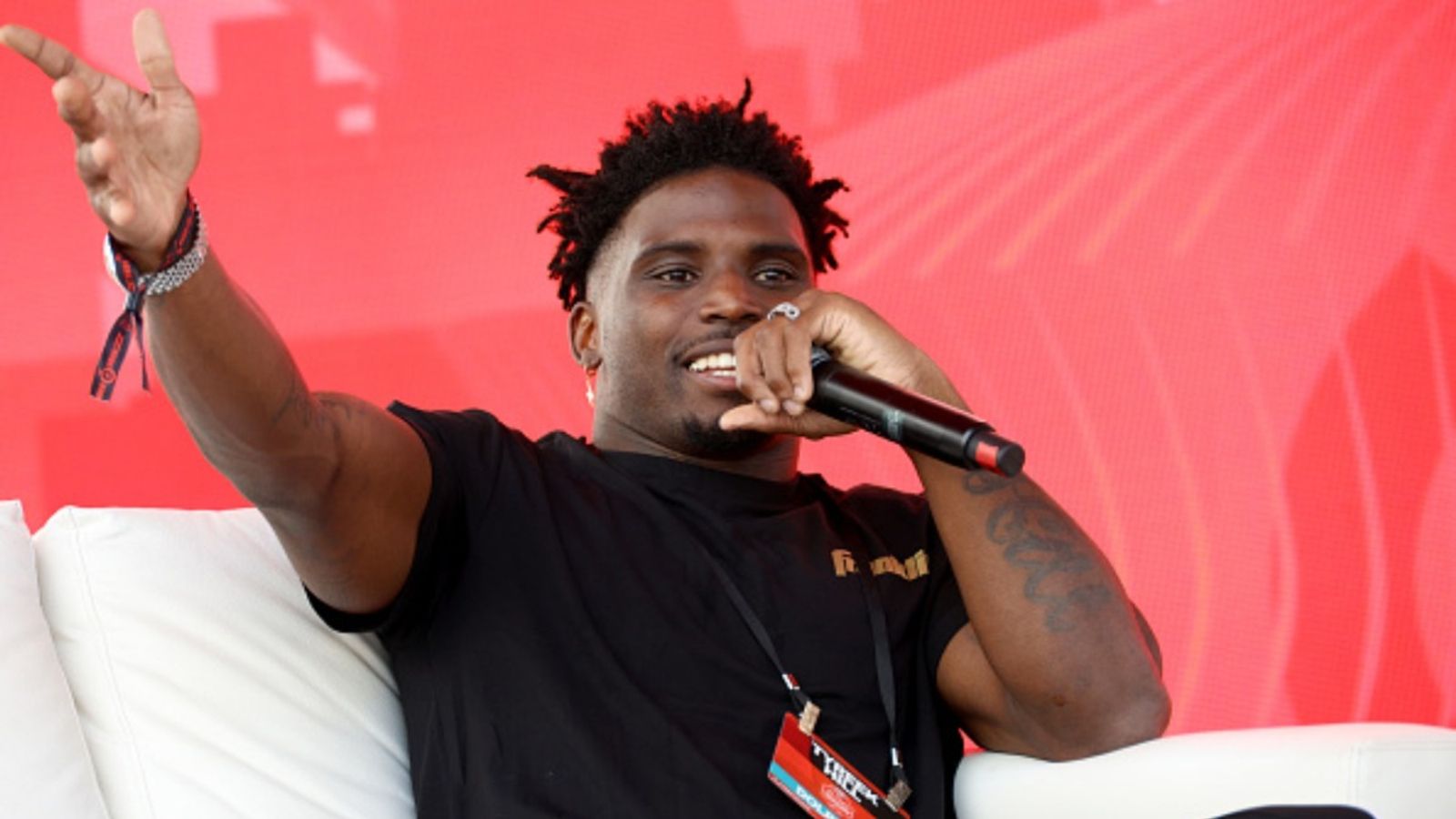 Eagles opts out of Tyreek Hill trade as wide receiver’s controversies stir hesitation Tyreek Hill in the frame (via Getty)
