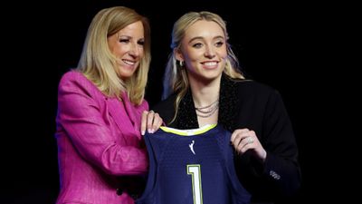 'Only heard great things about the city' : WNBA 2025 Draft No.1 Paige Beuckers shares her excitement after getting picked by Dallas Wings Paige Bueckers along with WNBA Commissioner Cathy Engelbert