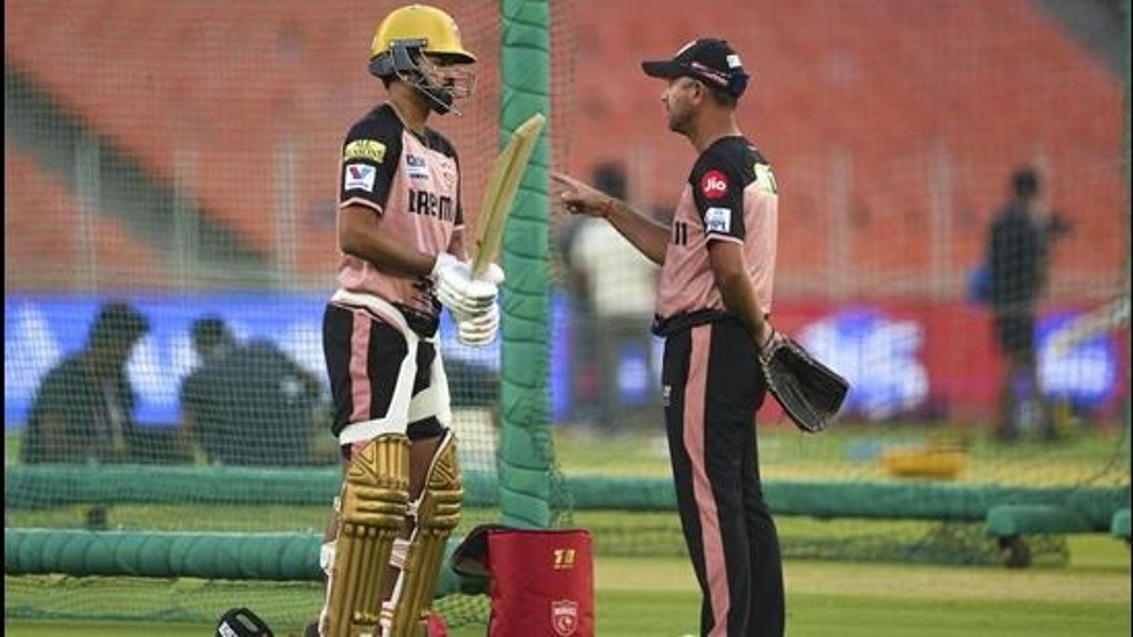 'If I want to stay in my job, I'm not going to do that': Ricky Ponting makes intentions clear on Shreyas Iyer amidst PBKS' stellar show in IPL 2025 Punjab Kings captain (L) and head coach Ricky Ponting in frame