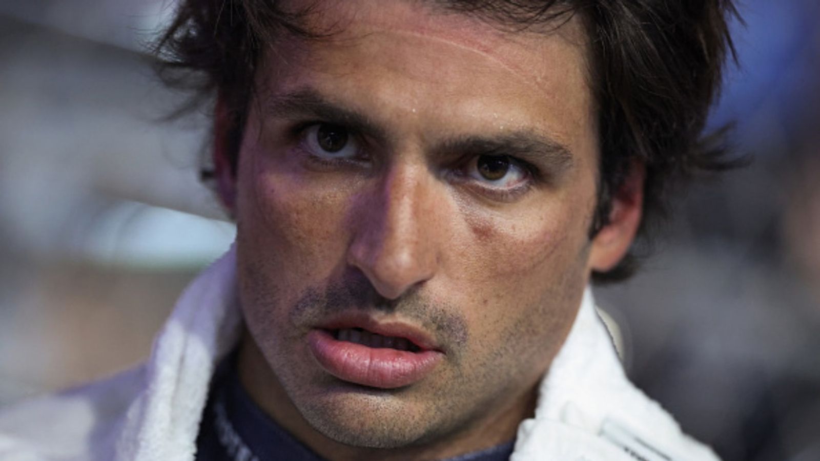Carlos Sainz Admits He Felt “Exposed” Repeating DRS Tactic to Help Williams in Saudi GP Carlos Sainz in the frame