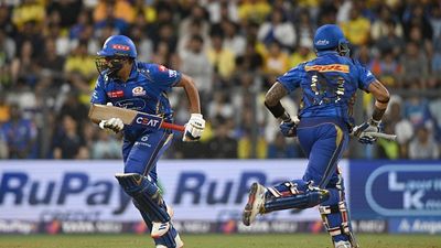 Watch: Not Suryakumar Yadav, this Mumbai Indians star receives 'Dressing Room Batting Award' after team's seven wicket win over SRH Rohit Sharma (L) and Suryakumar Yadav of Mumbai Indians run between the wickets during the 2025 IPL