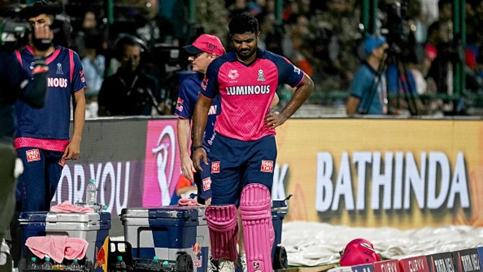 Exclusive | Bad news for Rajasthan Royals, Sanju Samson to miss upcoming IPL 2025 clash against Gujarat Titans Rajasthan Royals' captain Sanju Samson (C) reacts as he suffers an injury during the Indian Premier League (IPL) Twenty20 cricket match