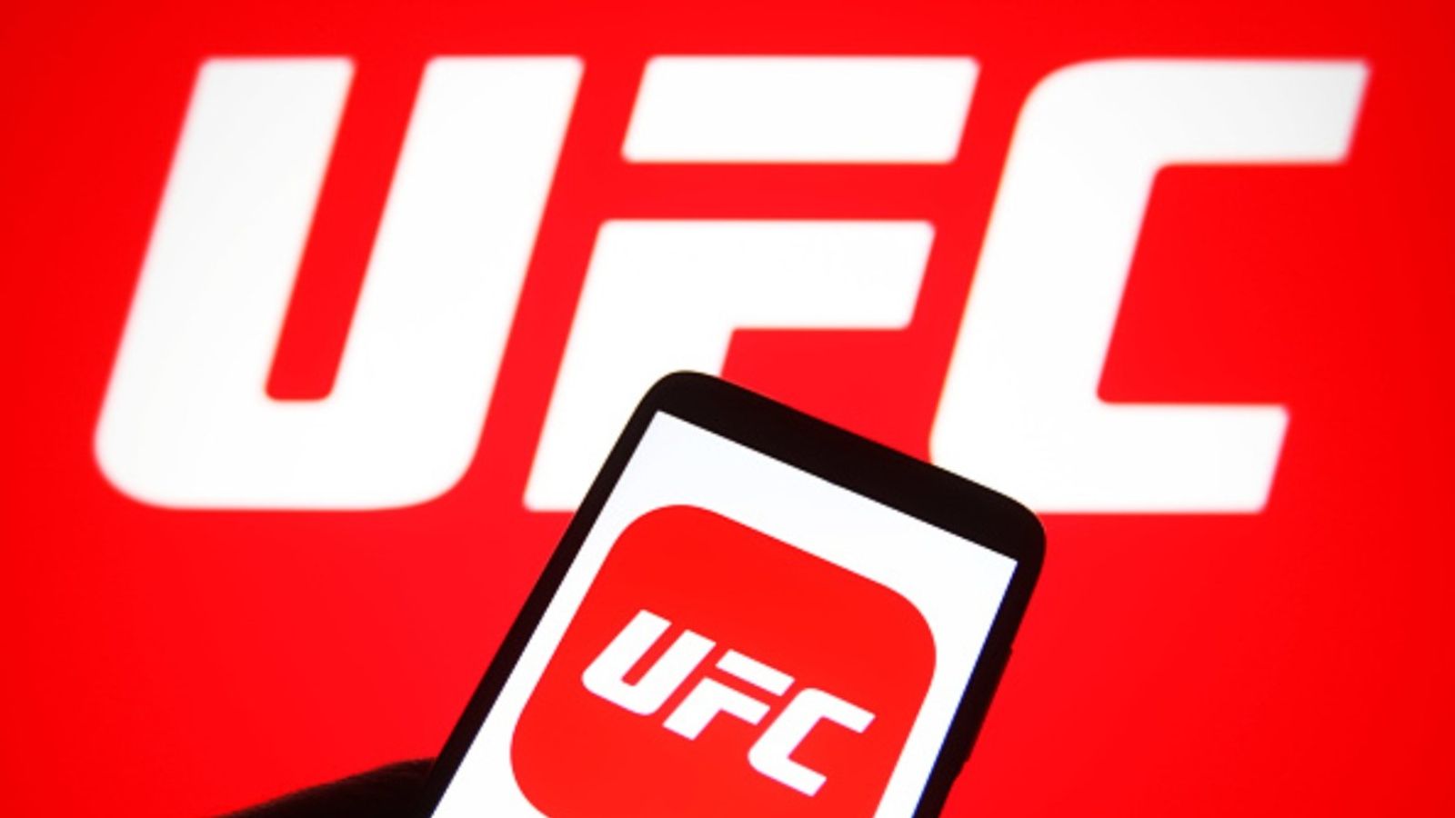 This UFC star tugs at fans' heartstrings with emotional announcement of his MMA retirement UFC veteran announces his retirement (via Getty)