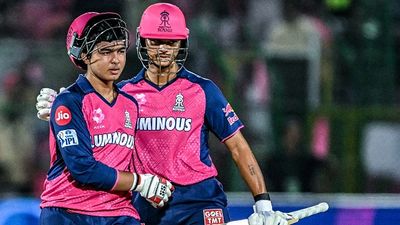 'Mummy 3 ghanta so rahi hai...Papa neh kaam chhod diya': Vaibhav Suryavanshi narrates parents' sacrifices after record-breaking century Rajasthan Royals' Vaibhav Suryavanshi (L) and Yashasvi Jaiswal in frame