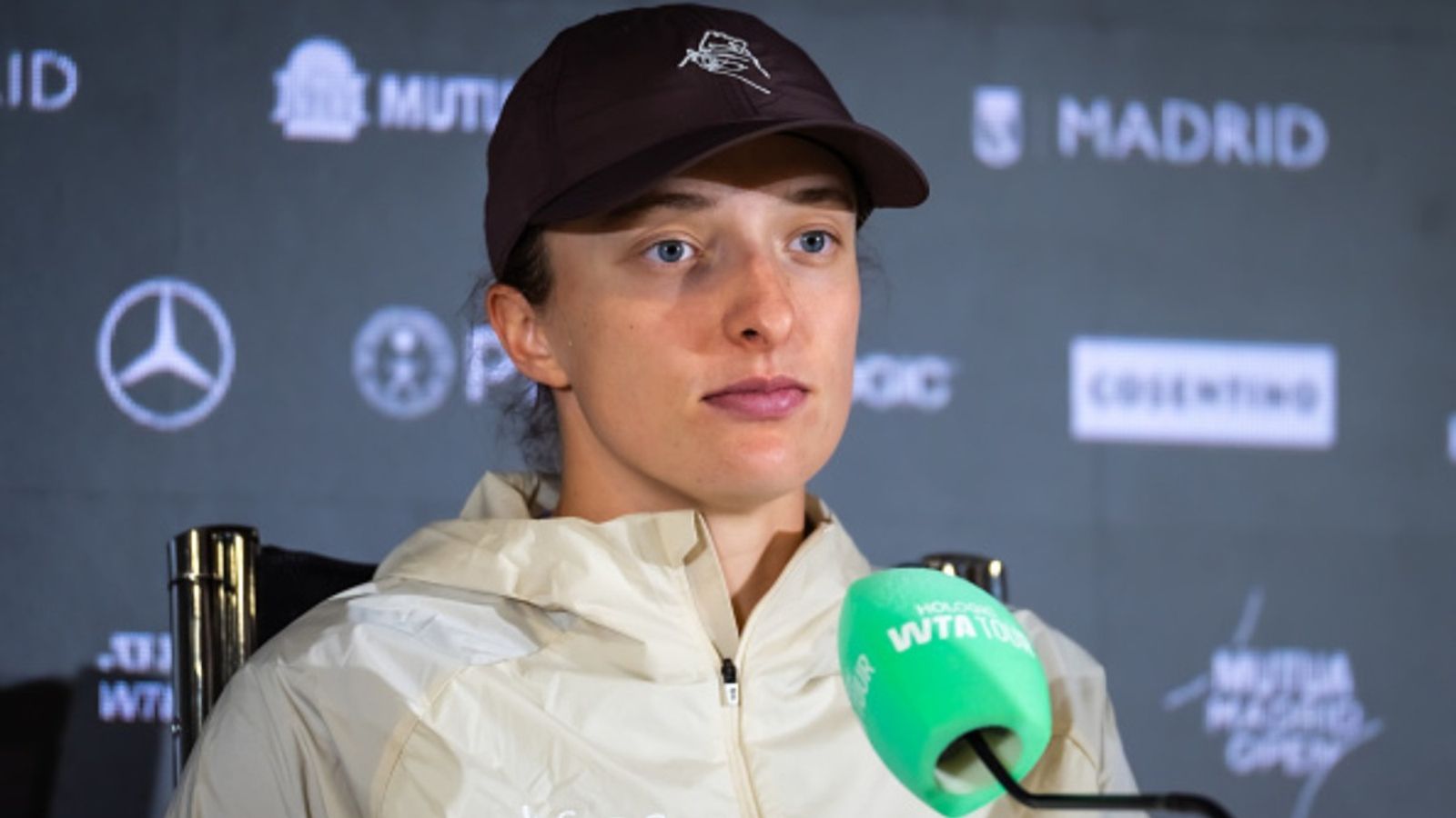 Iga Swiatek shares an interesting angle about Madrid Open power outage: "Honestly, I just..." Iga Swiatek in the frame (via Getty)