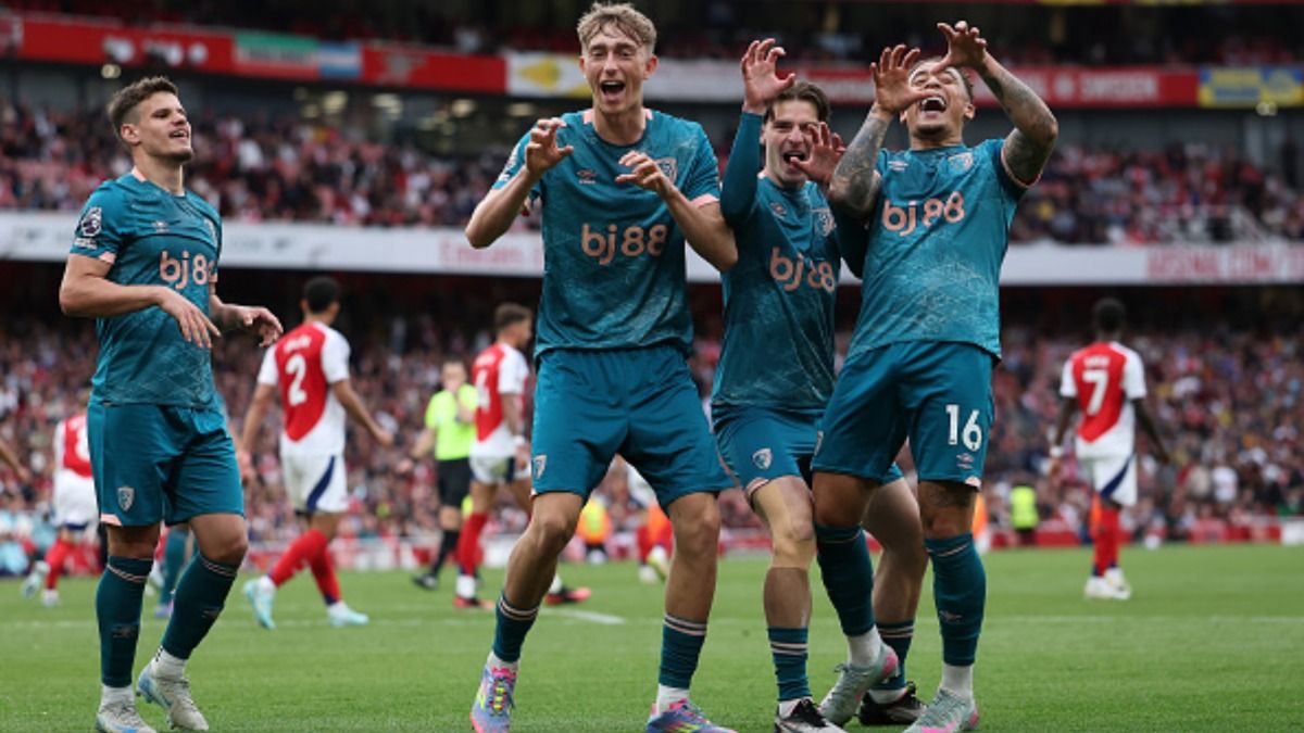 Bournemouth star hints at transfer after impressing fans with his historic performance Team Bournemouth in the frame (via Getty)