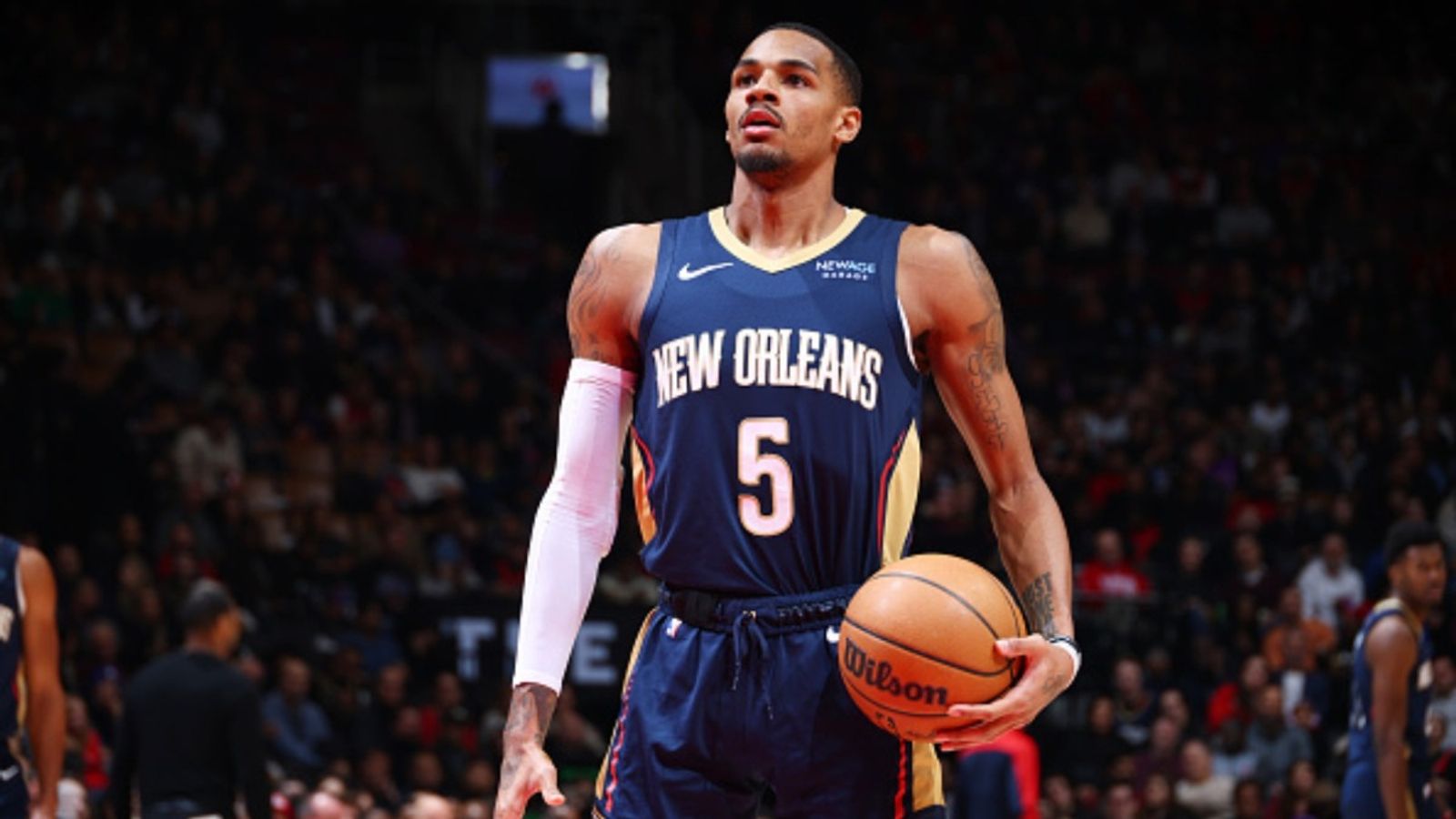 Dejounte Murray Injury Update: When will the Pelicans guard return to practice? Dejounte Murray in the frame (via Getty)