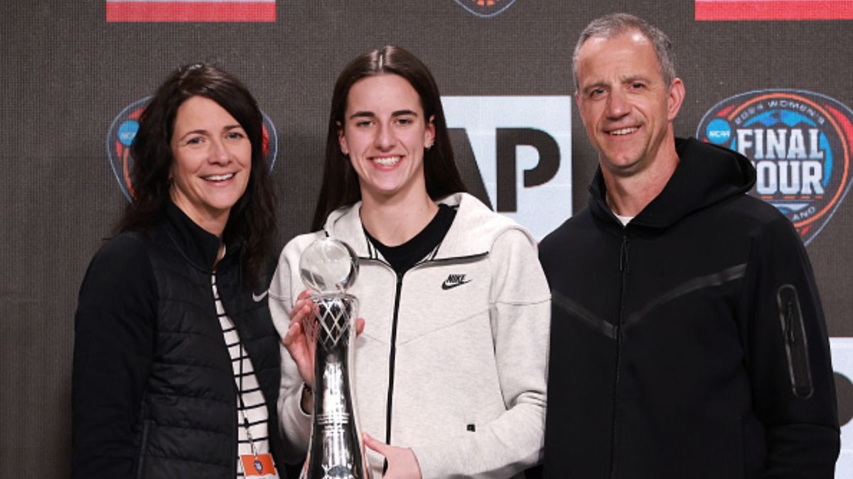 Caitlin Clark's Father breaks silence on WNBA officiating as daughter dominates Preseason Caitlin Clark's Father breaks silence on WNBA officiating as daughter dominates Preseason