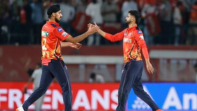 Big News: IPL 2025 clash between Mumbai Indians and Punjab Kings likely to be shifted from Dharamsala amid India-Pakistan border tensions Arshdeep SIngh and Shreyas Iyer