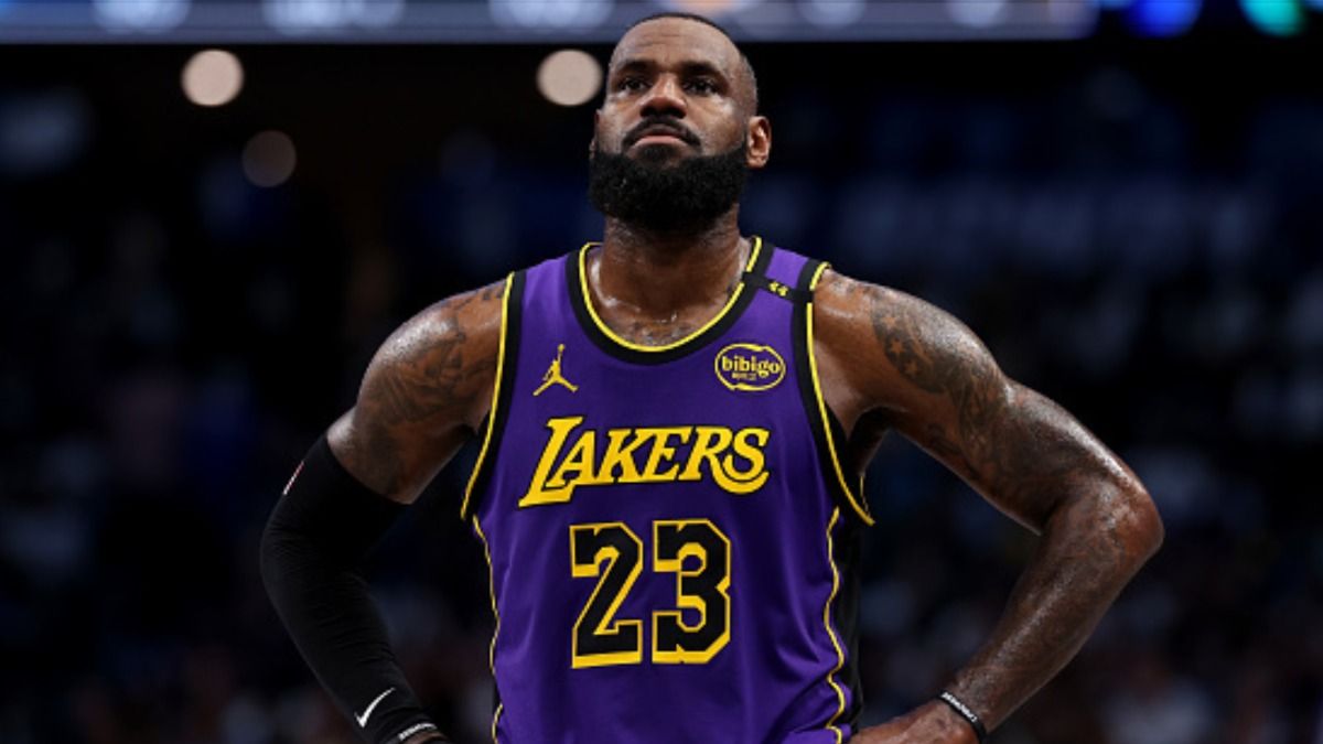 NBA Insider Drops Concerning Update on LeBron James' Uncertain Future with LA Lakers NBA Insider Drops Concerning Update on LeBron James' Uncertain Future with LA Lakers