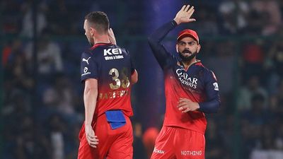 Revealed! When will Josh Hazlewood join Royal Challengers Bengaluru for remainder of IPL 2025 Josh Hazlewood of Royal Challengers Bengaluru (L) and Virat Kohli of Royal Challengers Bengaluru celebrates