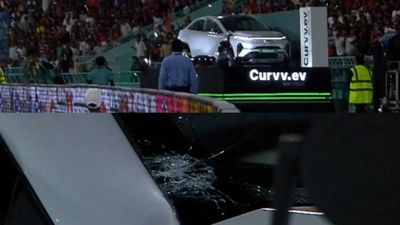 Watch: Abhishek Sharma's monster six shatters car's windshield, costs him Rs 5 lakh in RCB vs SRH IPL 2025 clash Watch: Abhishek Sharma's monster six shatters car's windshield, costs him Rs 5 lakh in RCB vs SRH IPL 2025 clash