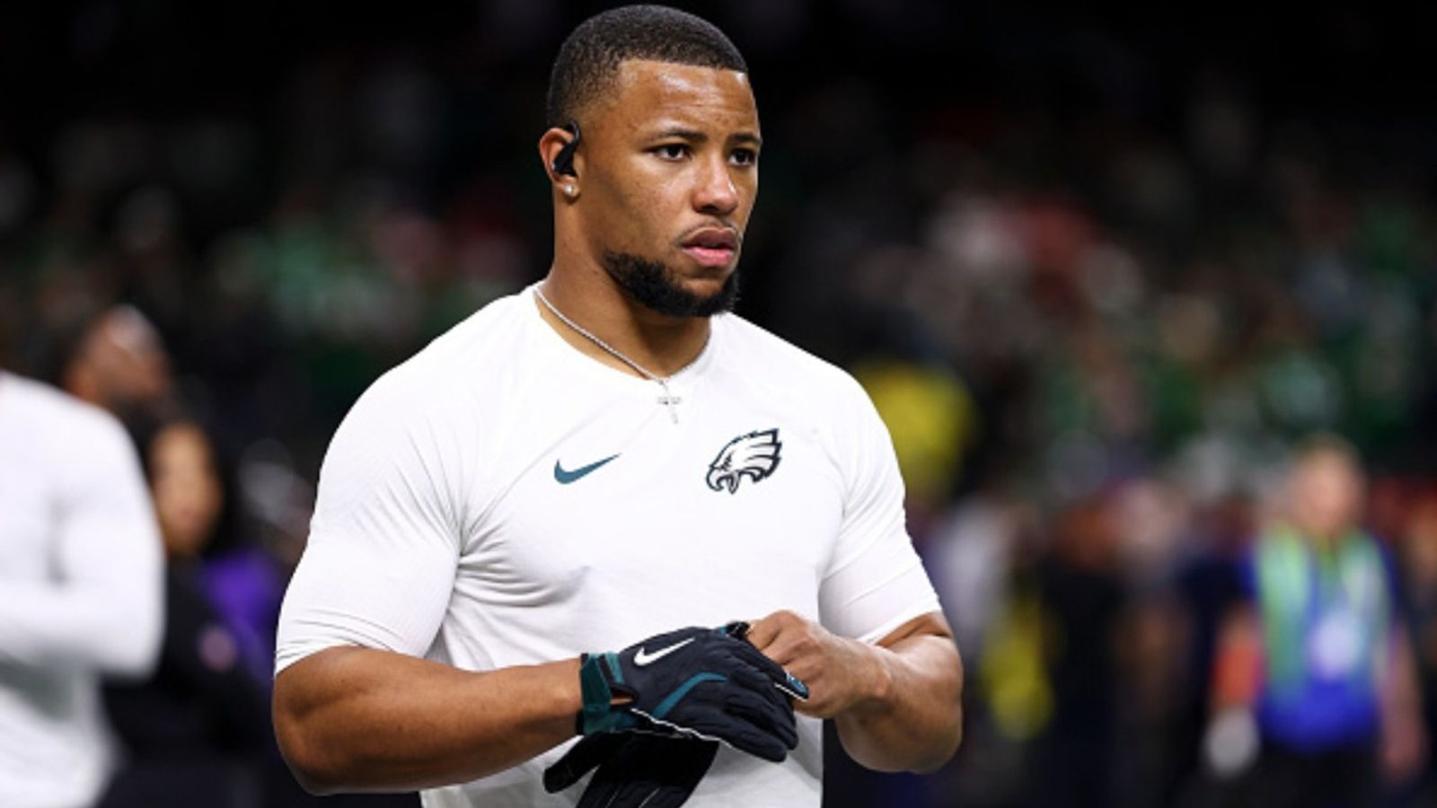NFL veteran dismisses Saquon Barkley's claims about Eagles being a top team: "They're not there" Saquon Barkley in the frame (via Getty)