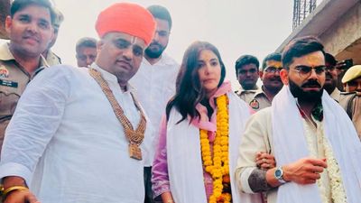 WATCH: Virat Kohli, Anushka Sharma seek blessings at Ayodhya's Ram Mandir, Hanuman Garhi ahead of RCB's IPL 2025 clash against LSG Virat Kohli and Anushka Sharma in Ram Mandir Ayodhya