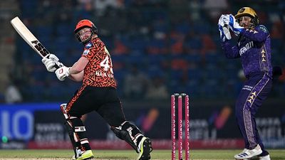 SRH vs KKR Highlights, IPL 2025: SRH register their 2nd biggest win to sign off season on a high, condemn KKR to biggest defeat with 110-run triumph Sunrisers Hyderabad's Heinrich Klaasen (L) plays a shot as Kolkata Knight Riders' wicketkeeper Quinton de Kock watches in this frame