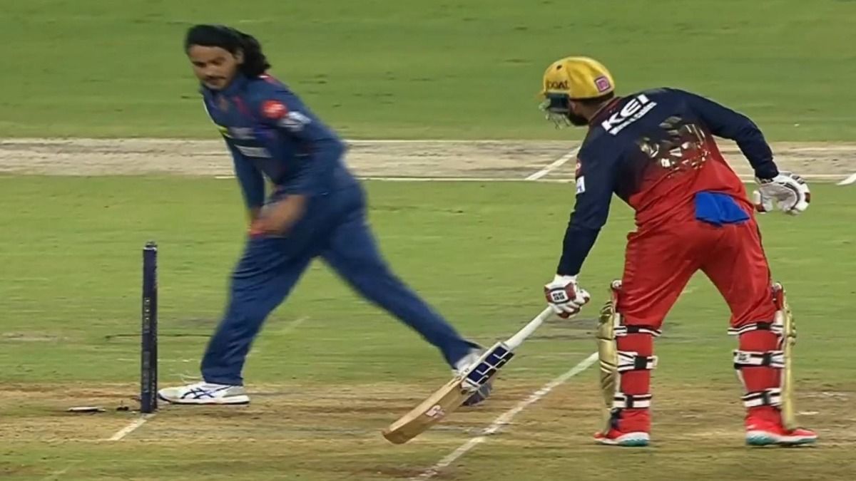 Digvesh Rathi and Jitesh Sharma in this frame