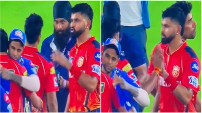 WATCH: Shreyas Iyer yells at Shashank Singh during customary handshake after 5-wicket win over Mumbai Indians to reach IPL 2025 final Shreyas Iyer, Shashank Singh