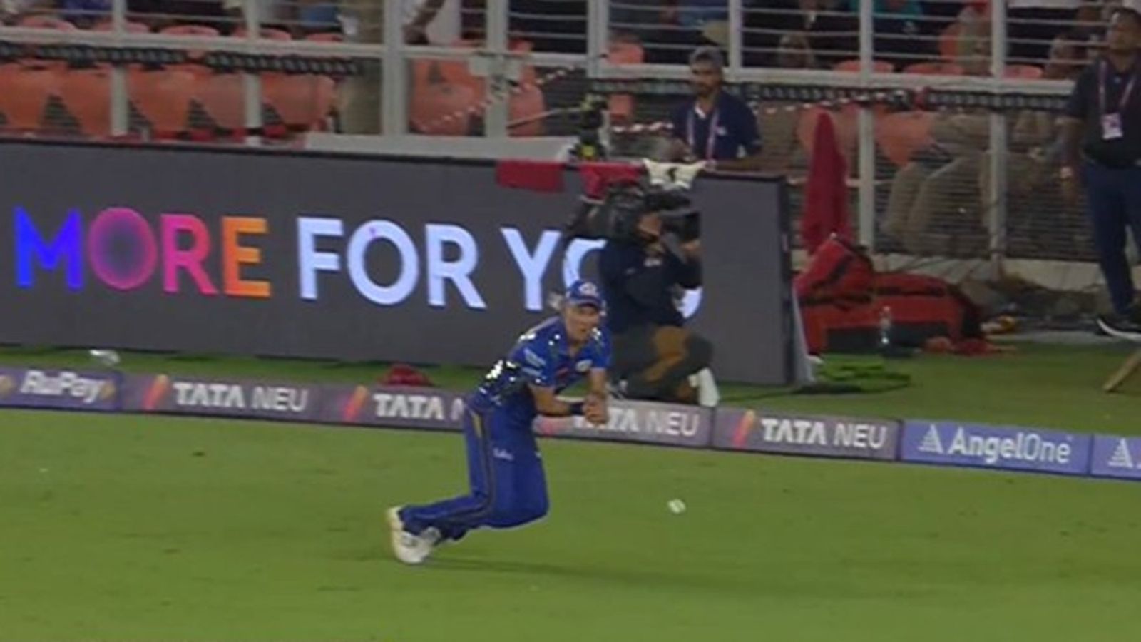 Former RCB coach blames Trent Boult for Mumbai Indians' IPL 2025 Qualifier 2 loss, says 'That forced Hardik to turn to other....' Mumbai Indians' Trent Boult drops Punjab Kings' Nehal Wadhera's catch in IPL 2025 Qualifier 2 on June 1.